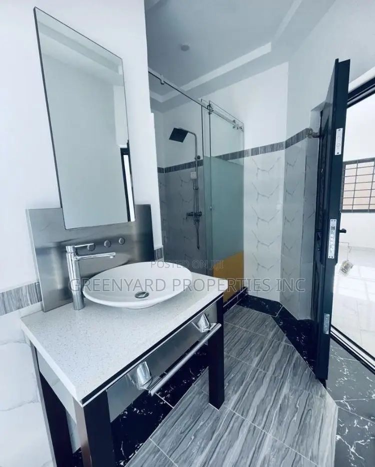 3bdrm House in Lakeside, Ashaley Botwe for sale