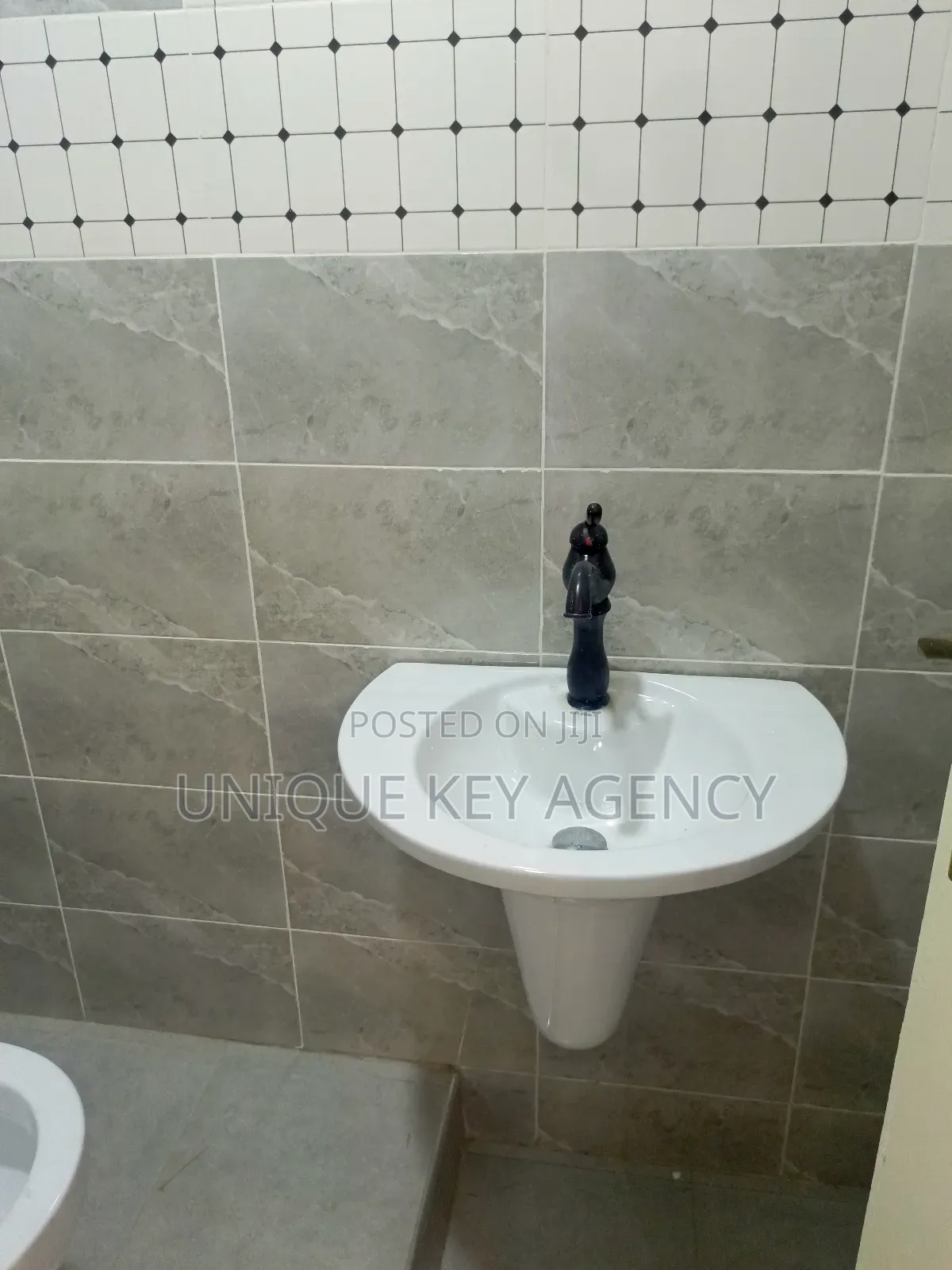 2bdrm Apartment in Unique Key Agency, Airport Residential Area