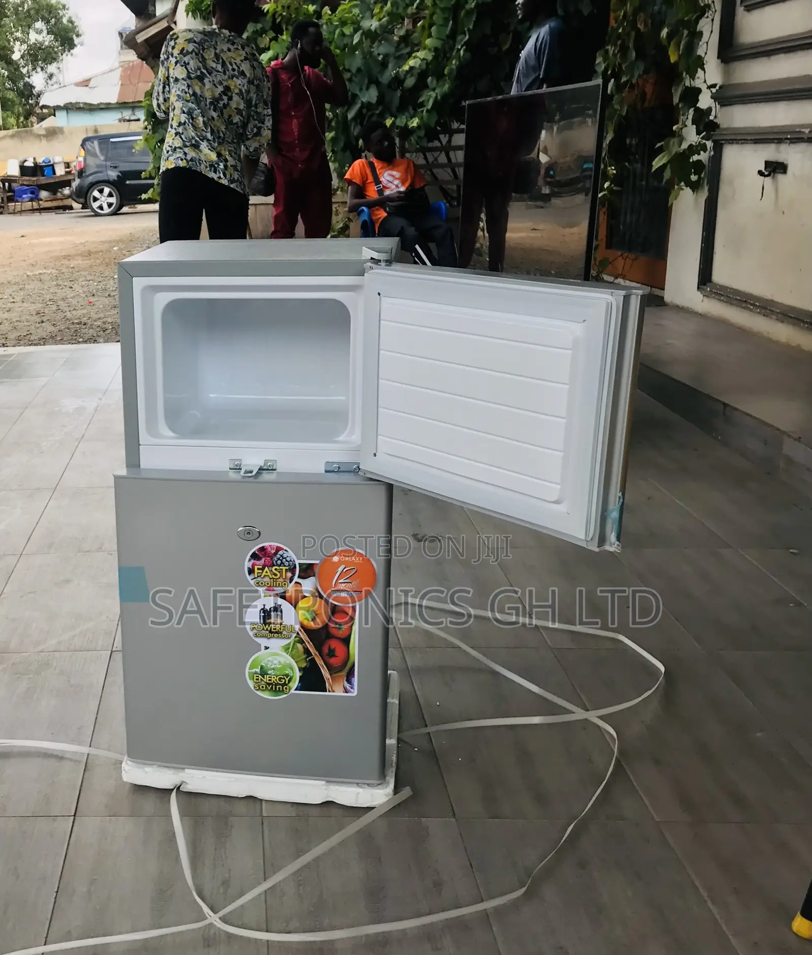 Get Massive Galaxy < 90L Mini Topfreezer 2 Doors Fridge