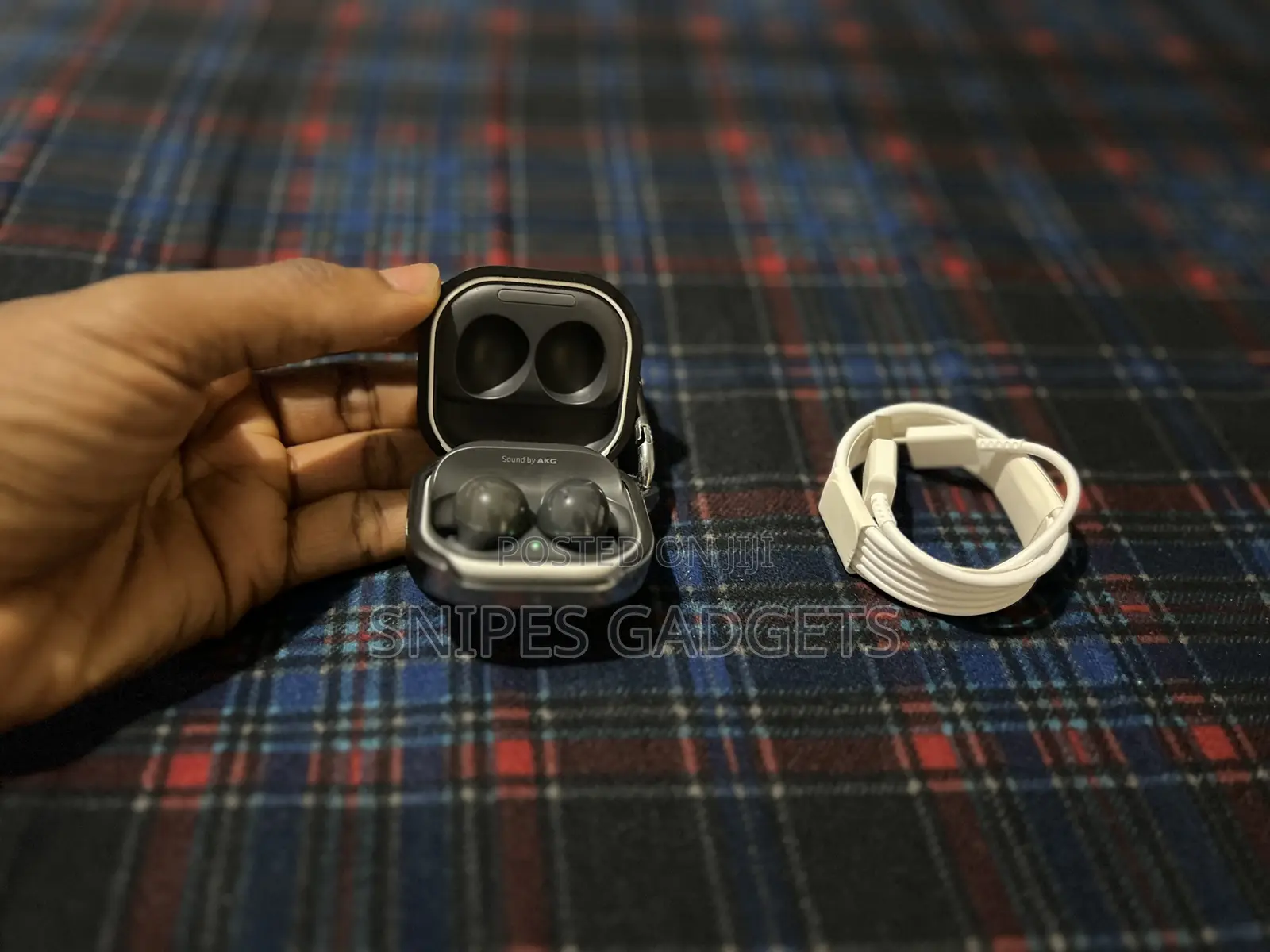 SAMSUNG Galaxy Buds 2 With Protective Case