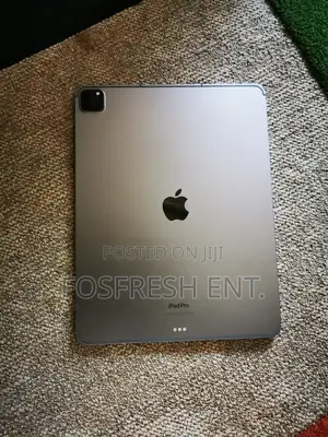 Apple iPad Pro 12.9 (2022) 256 GB Silver