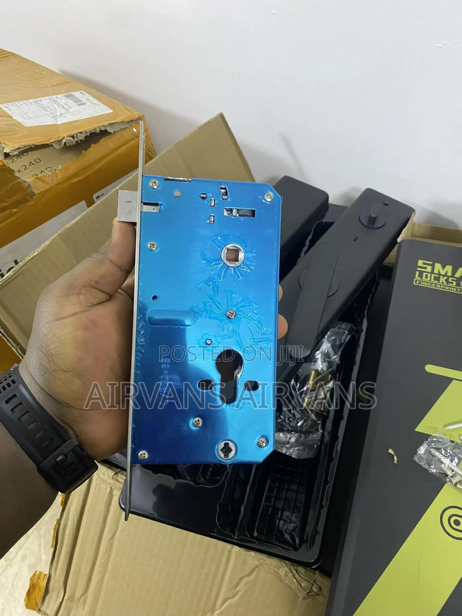 Smart Door Lock (Mobile App+Fingerprint+Keys+Password+Cards)