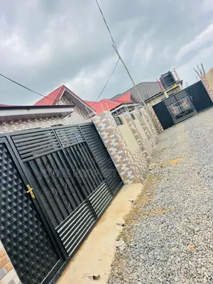 3bdrm House in Pokuase Odumasi, Ga West Municipal for sale