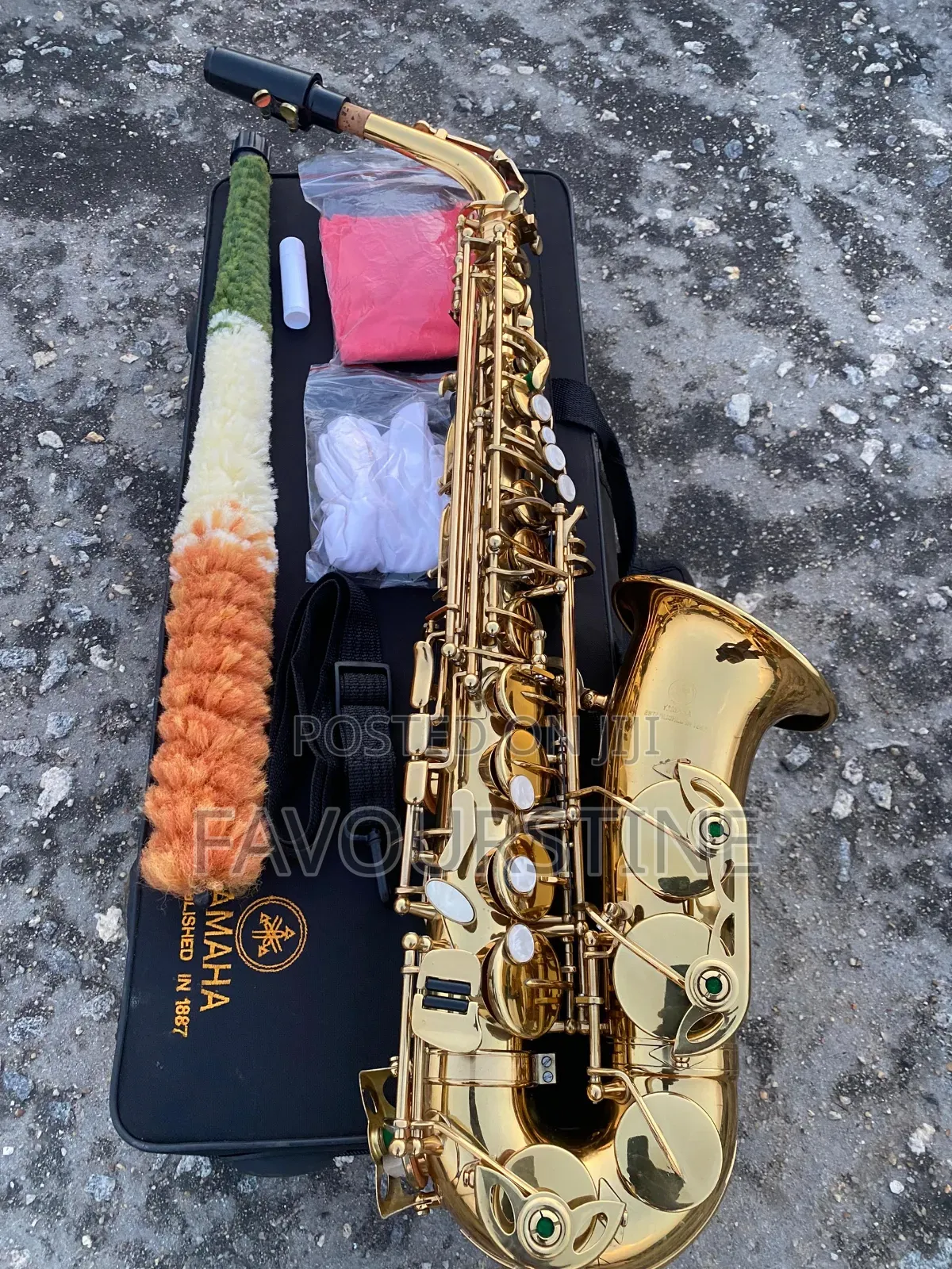 Yamaha Alto Saxophone - Semi New
