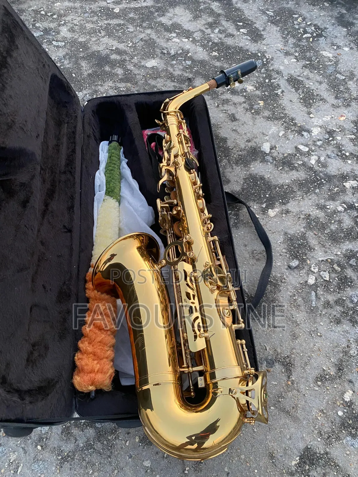 Yamaha Alto Saxophone - Semi New