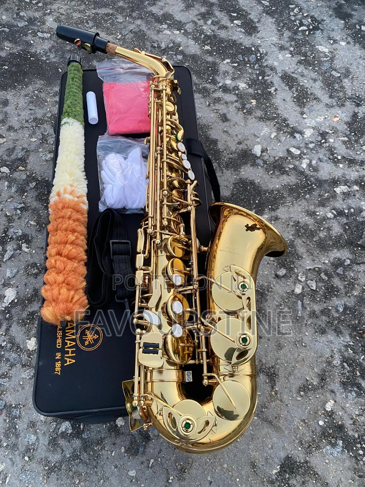 Yamaha Alto Saxophone - Semi New