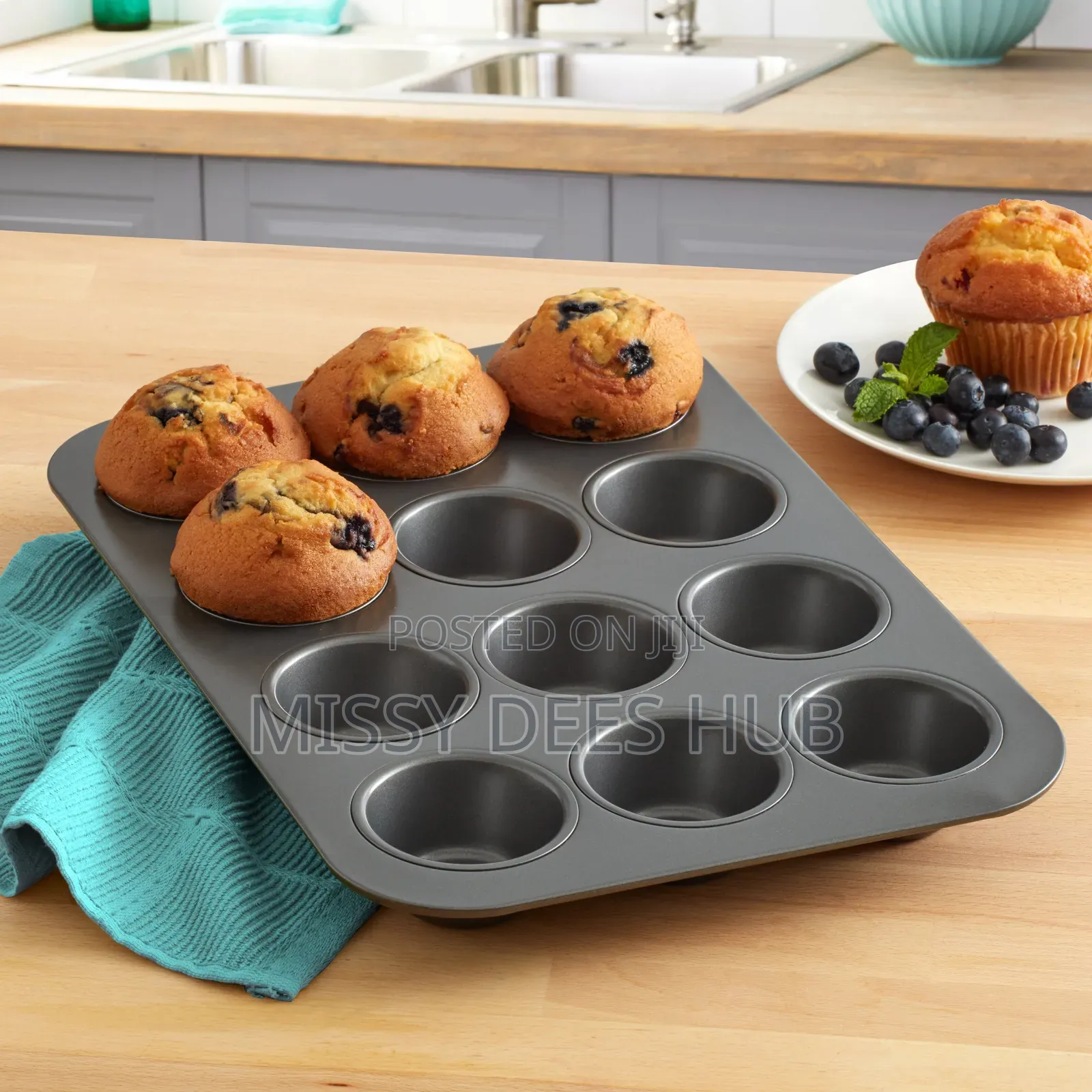 Non-Stick Cupcake Tray - 12 Holes