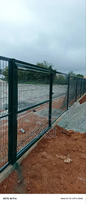 Panel Mesh New Fencing Style