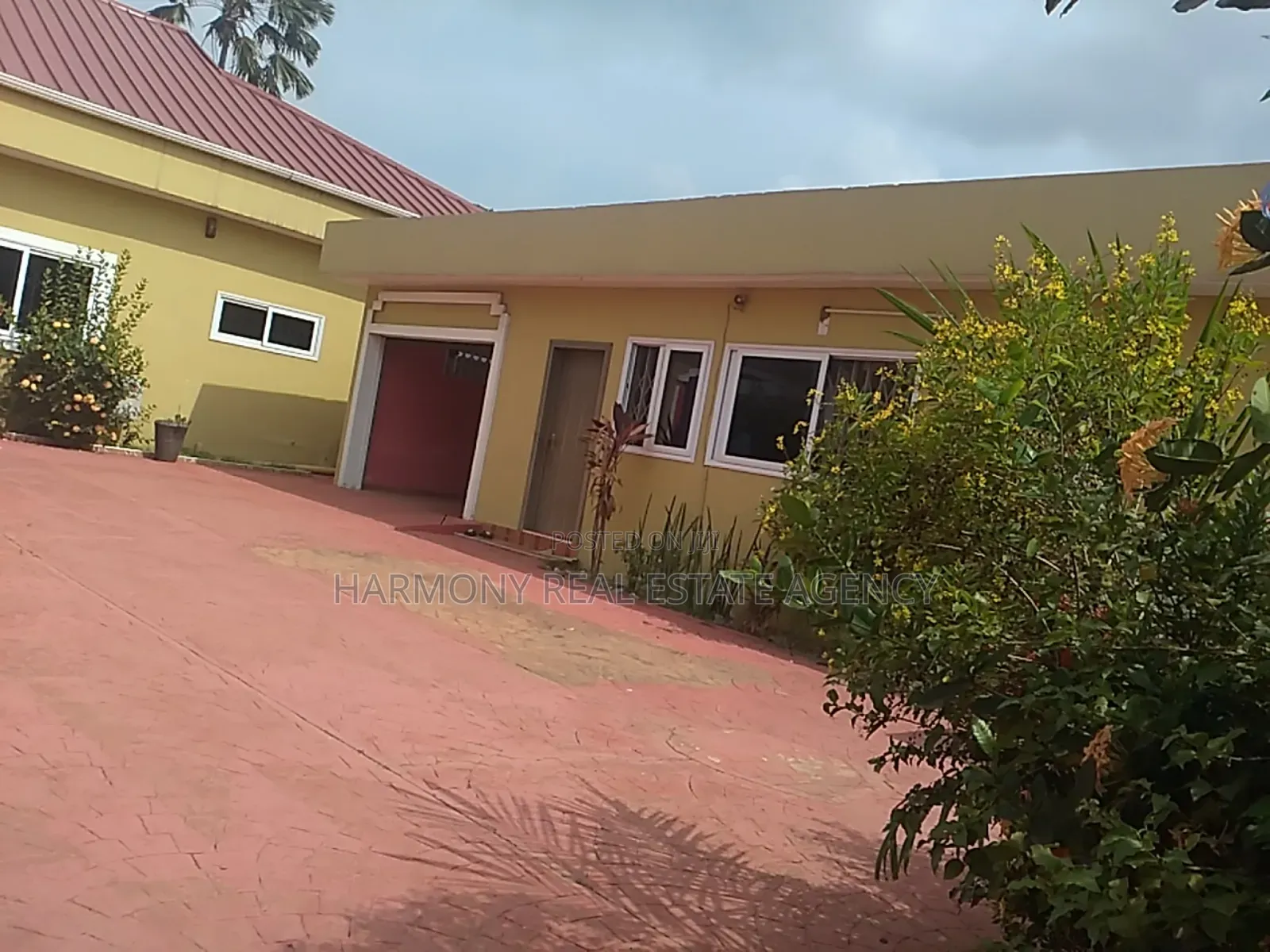 4bdrm House in Airport Residential Area for rent