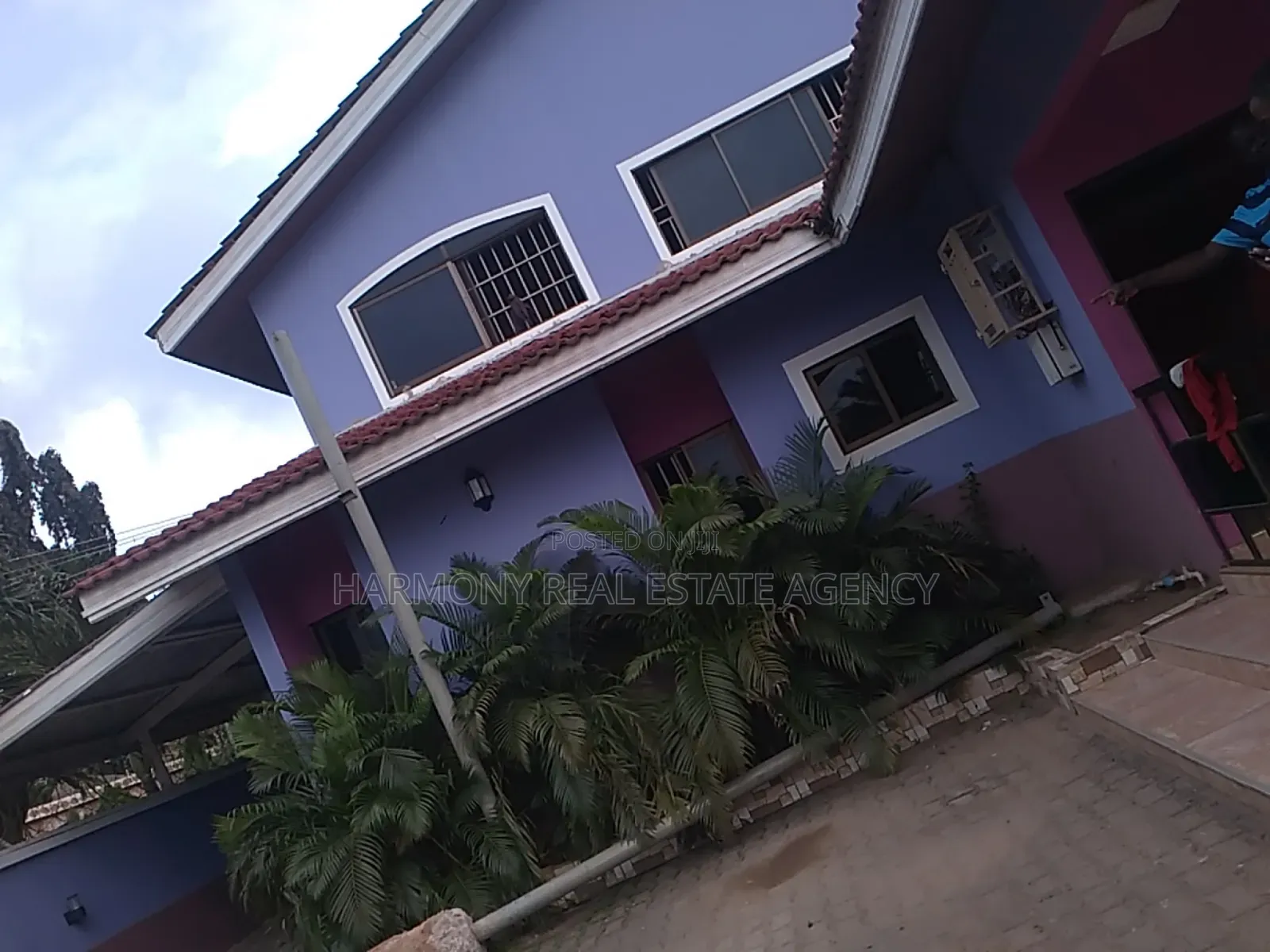 5bdrm House in Airport Residential Area for rent