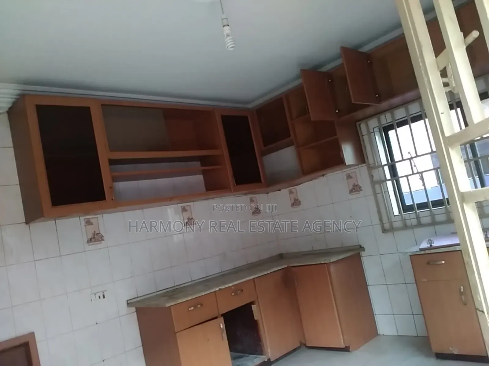5bdrm House in Airport Residential Area for rent