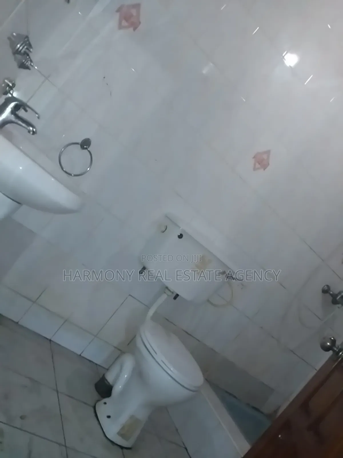 5bdrm House in Airport Residential Area for rent