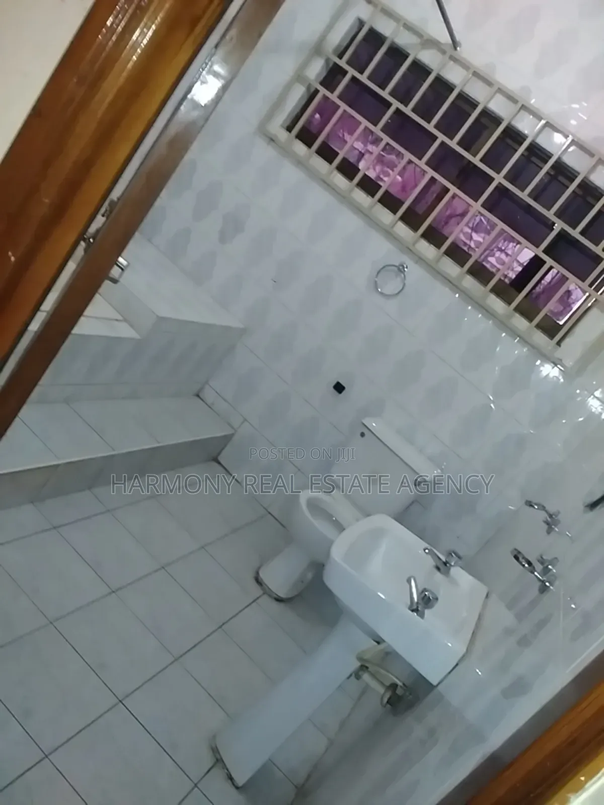 5bdrm House in Airport Residential Area for rent
