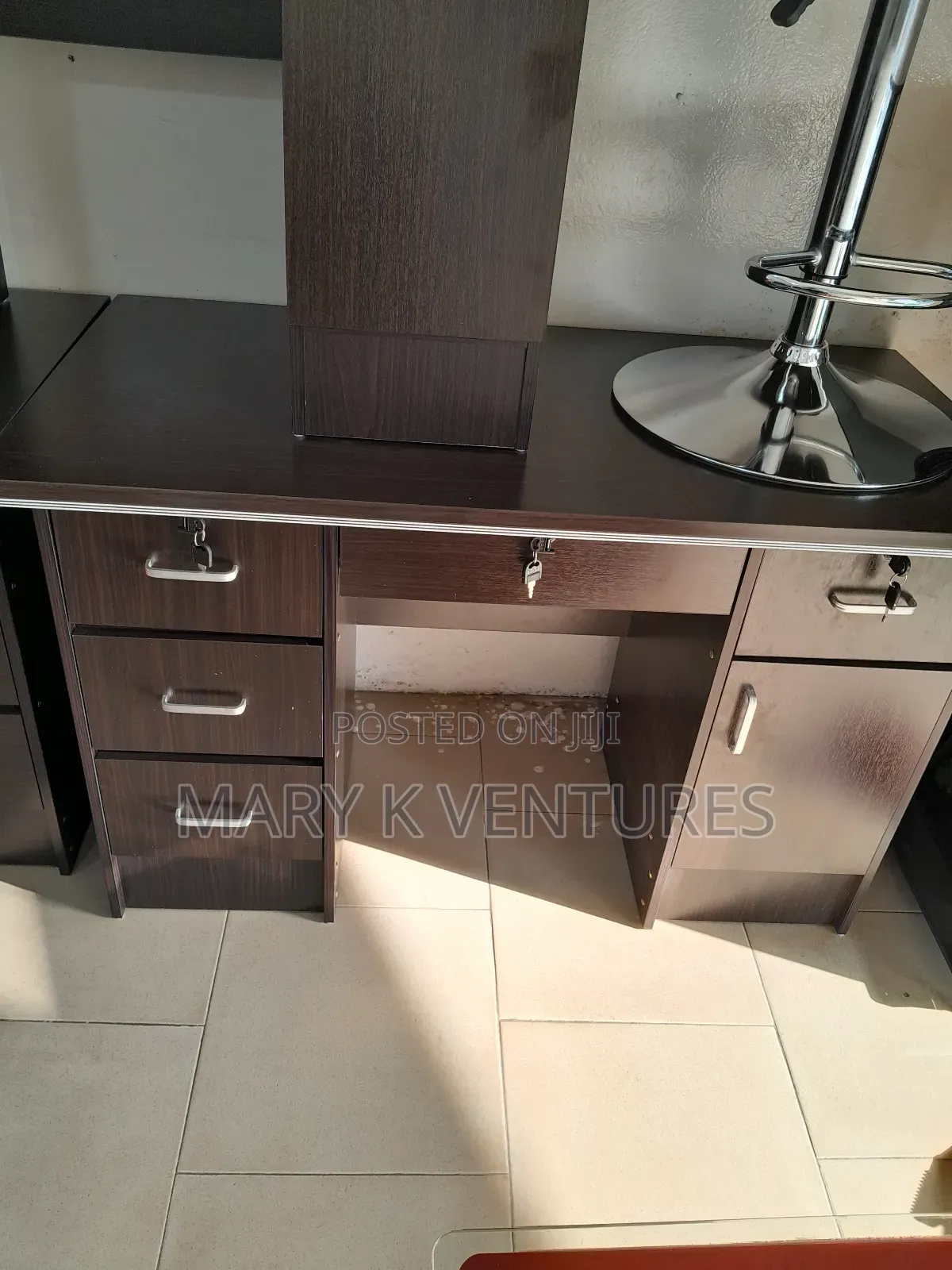 6 Drawers Office Table