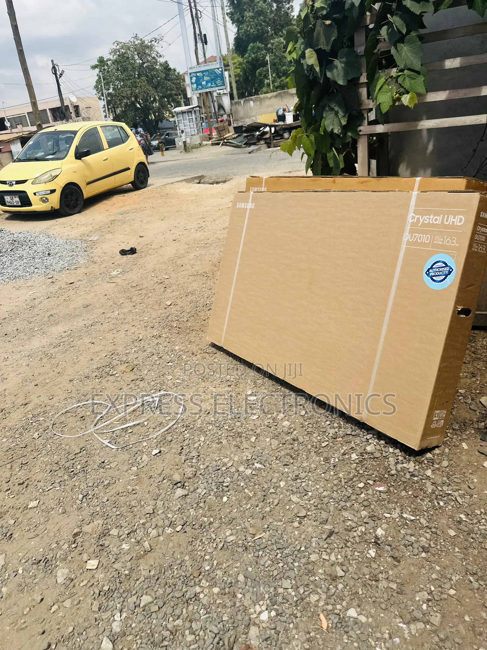 Brand New Samsung UHD Smart 65”DU7000 Television