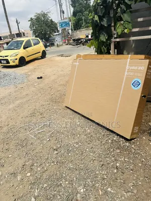 Brand New Samsung UHD Smart 65”DU7000 Television