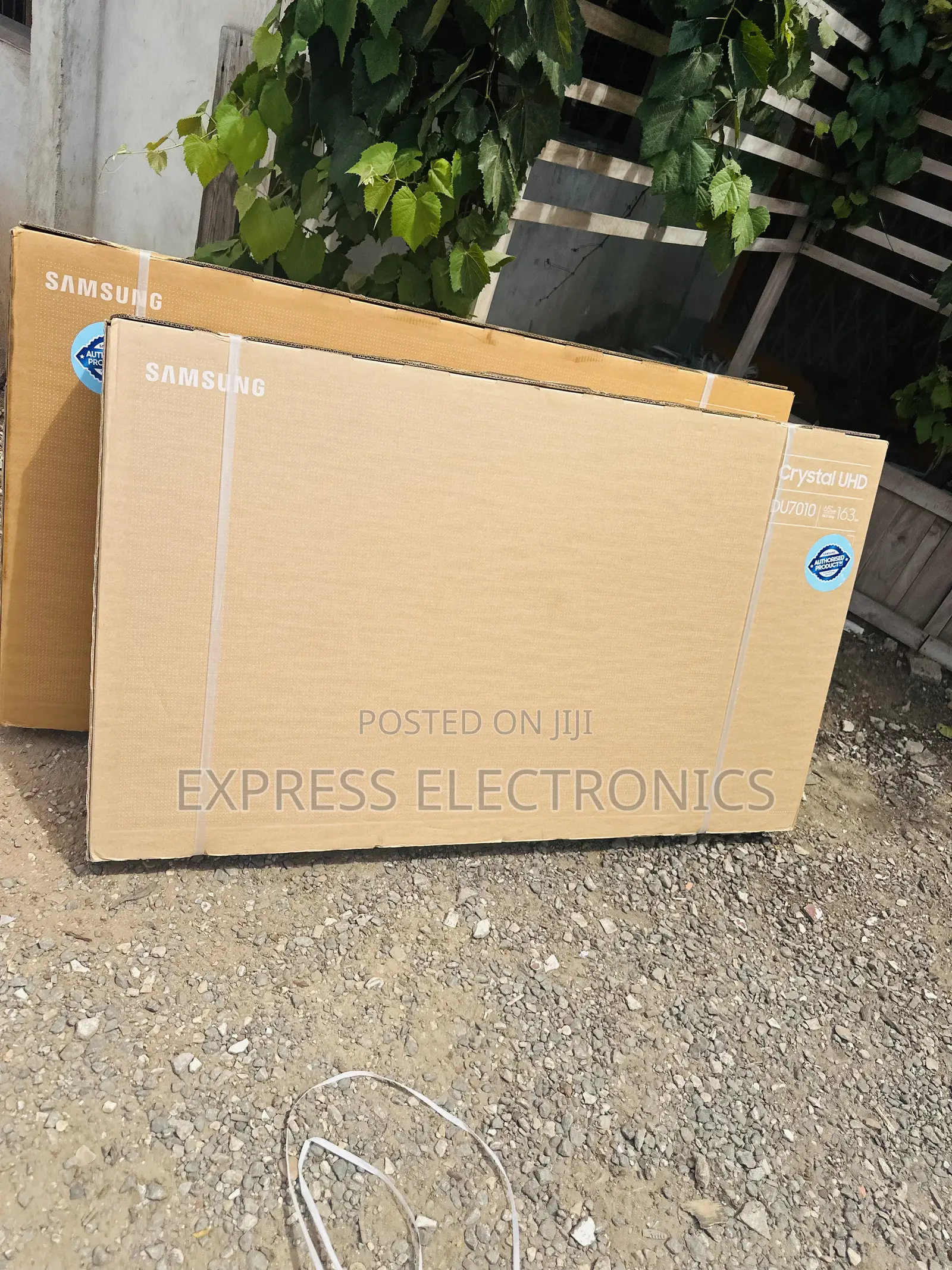 Samsung UHD Smart Television 65”DU7000 LED Screen