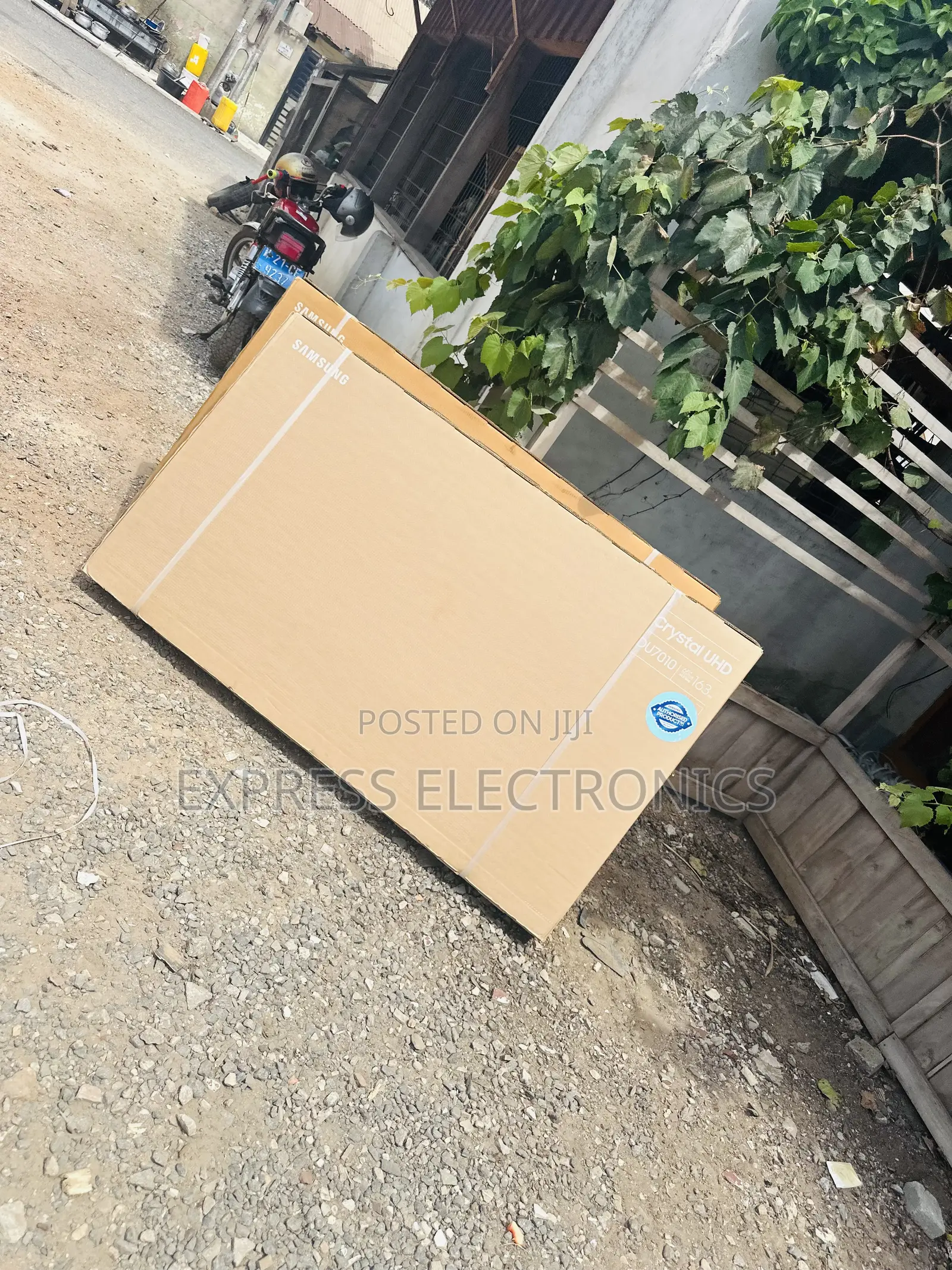 Sleeks Lim Dynamic 65”DU7000 Television UHD Smart