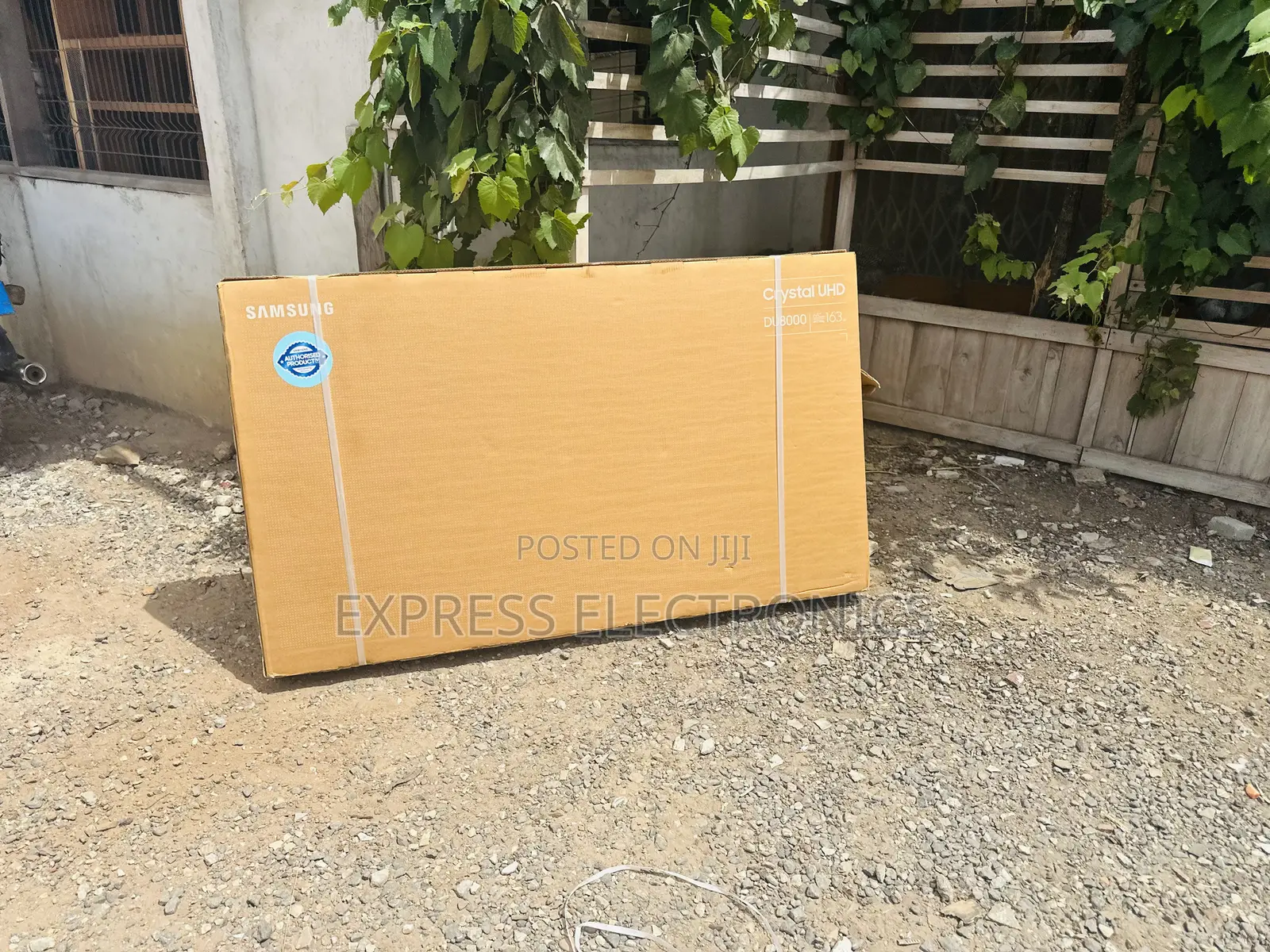Dynamic Crystal Samsung UHD Smart 65”DU8000