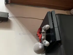 Play Station 4