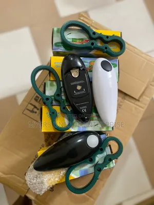 Electric Can Opener With Magnet