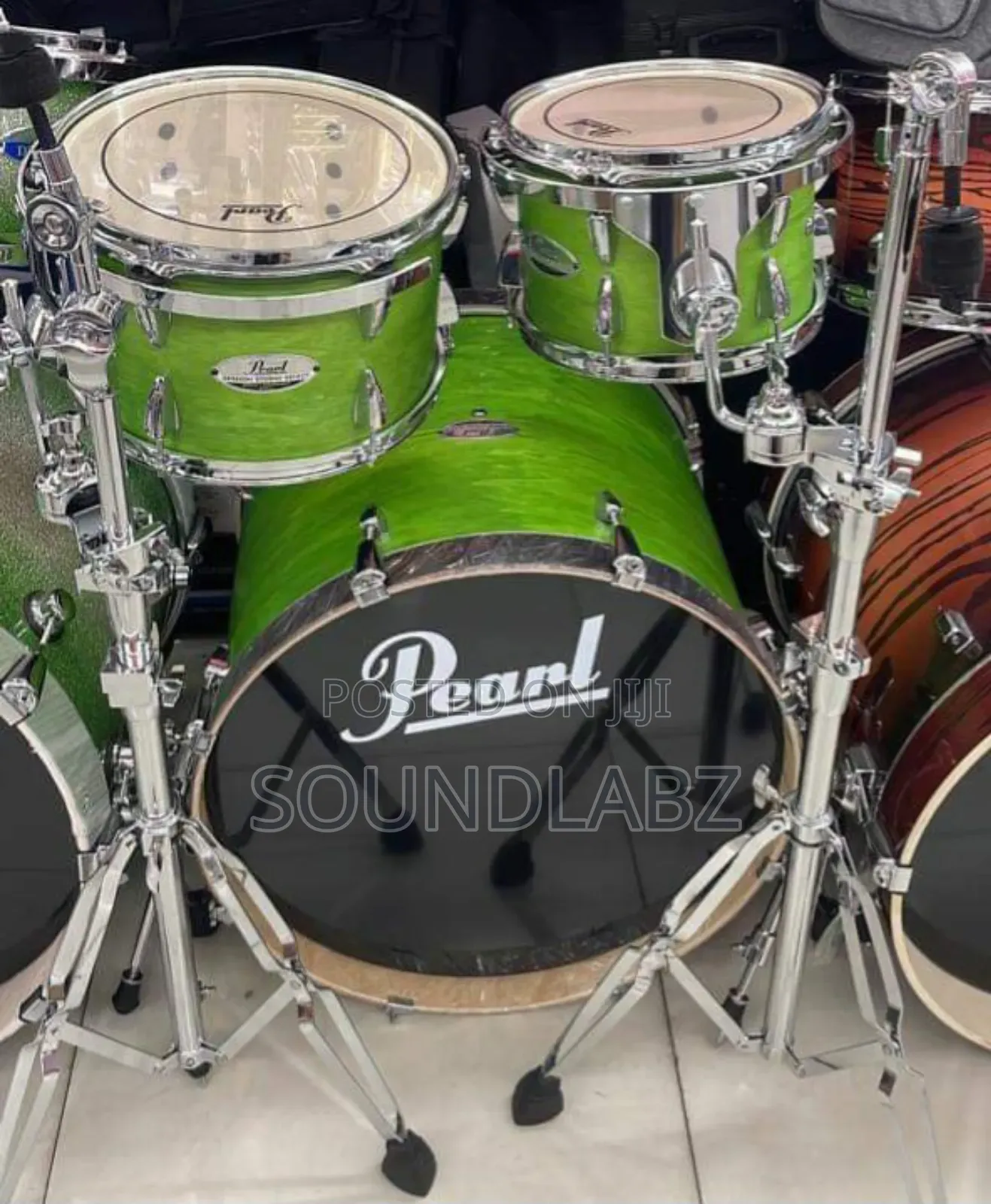 Pearl 5-Piece Drumset With Cymbals and Stands