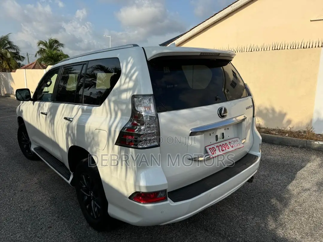 Lexus GX 460 AWD 2022 White