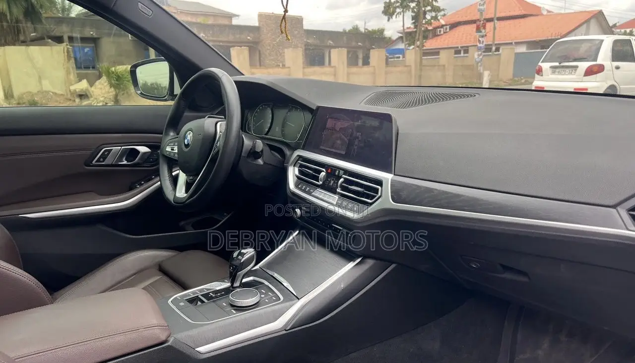 BMW 330i 2021 White