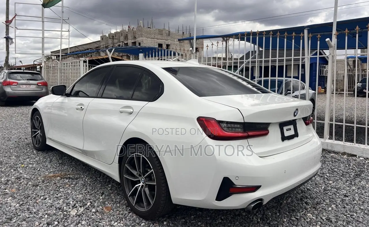 BMW 330i 2021 White