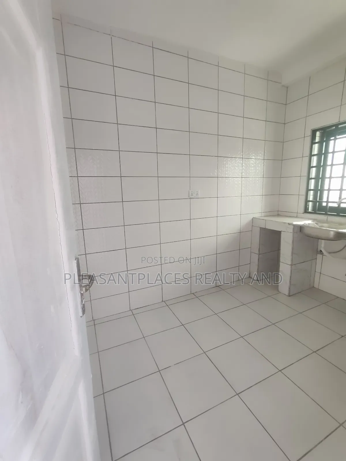 1bdrm Apartment in Pleasantplaces, East Legon for rent