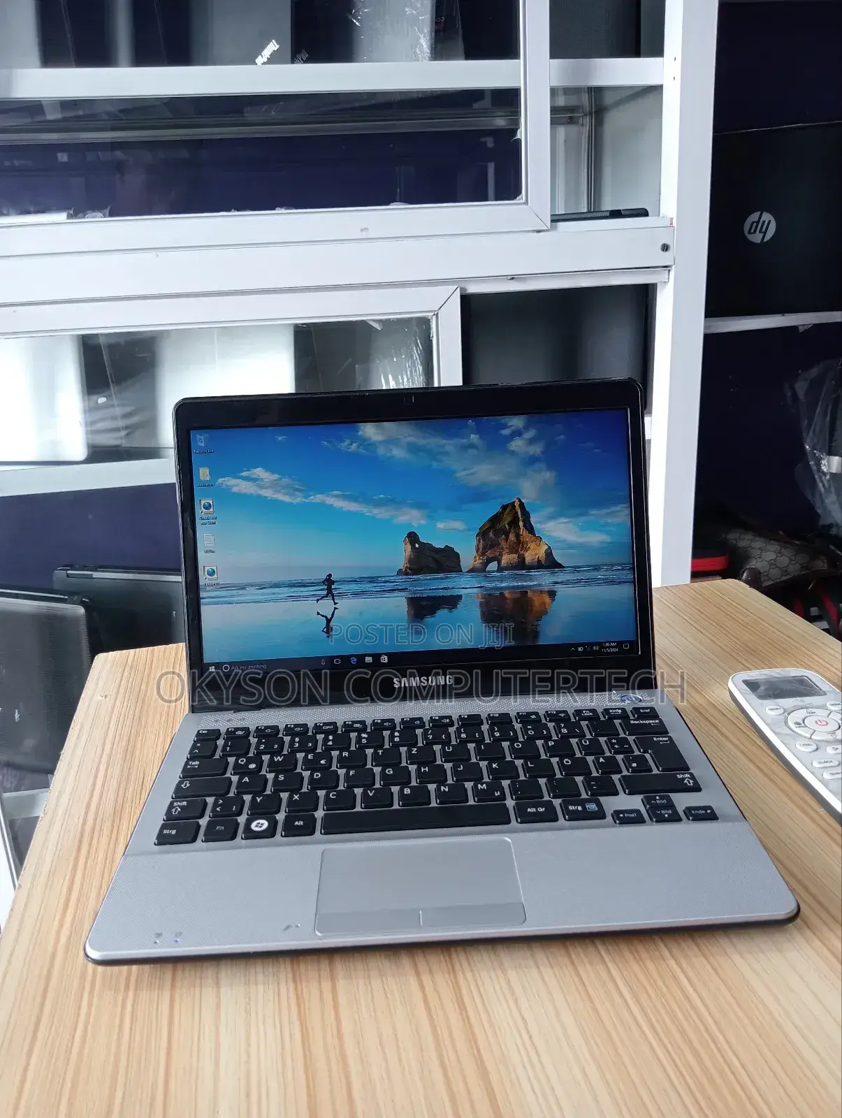 Laptop Samsung NP305U1A 4GB AMD HDD 500GB