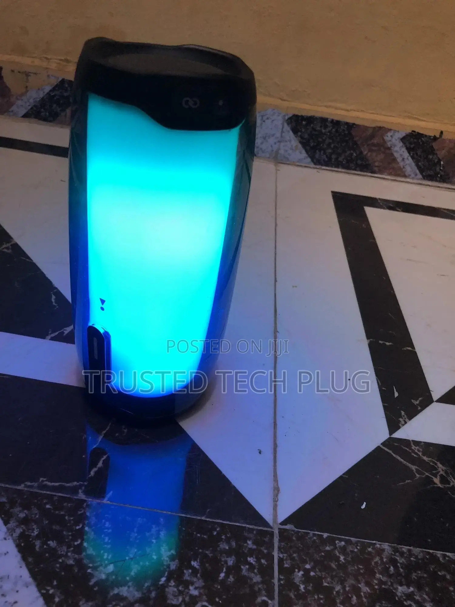 Preowned JBL Pulse 4 Bluetooth Speaker From America 4sale