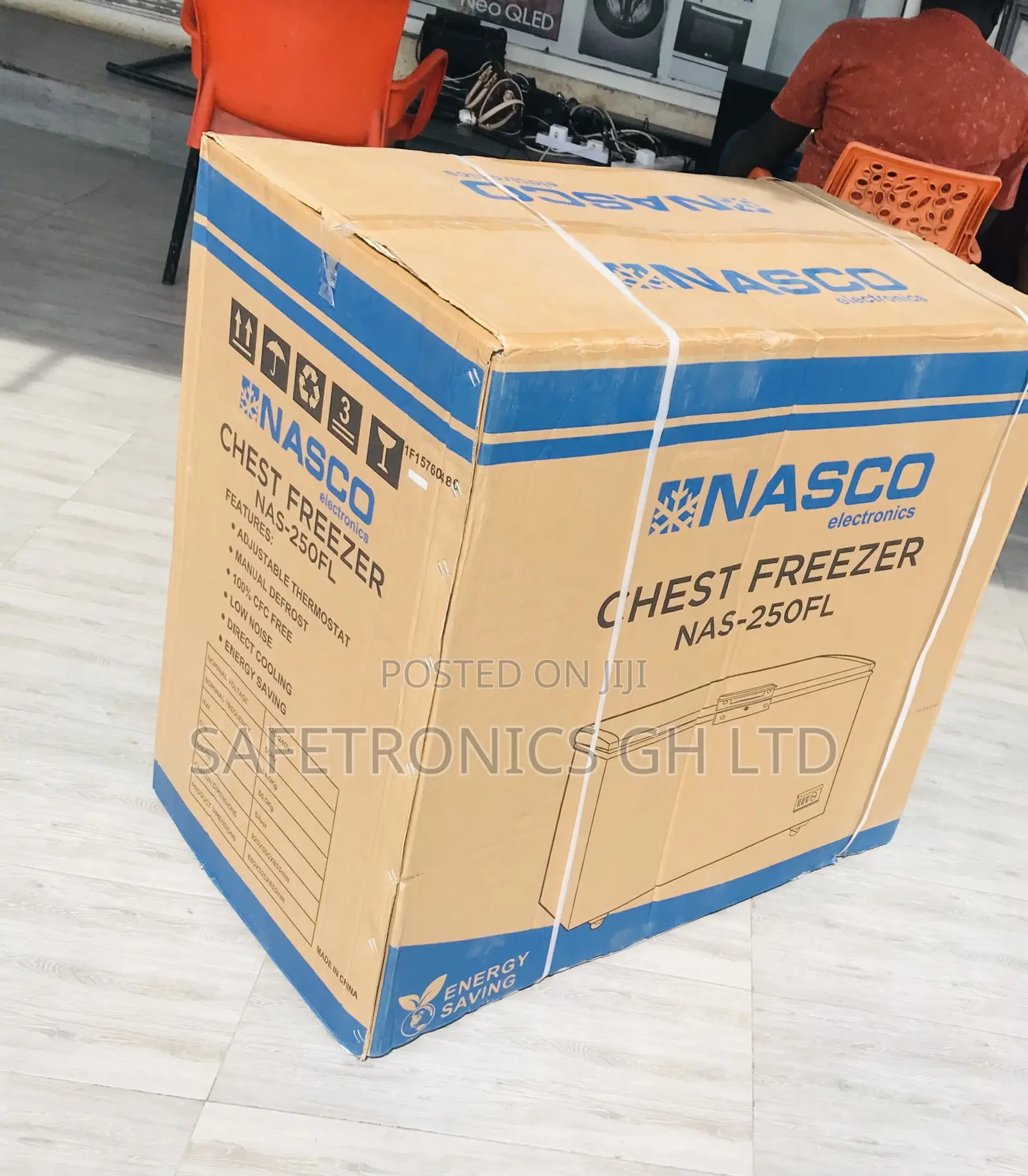 Fabulous Sleek Nasco << Nas-250 198 Liter 1 Door Freezer