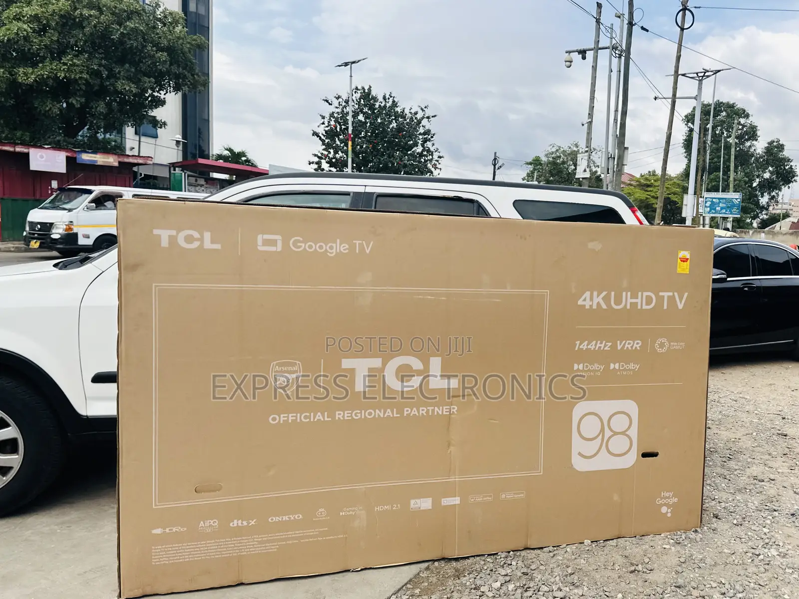 High Resolution Image UHD Smart TCL 98”P745