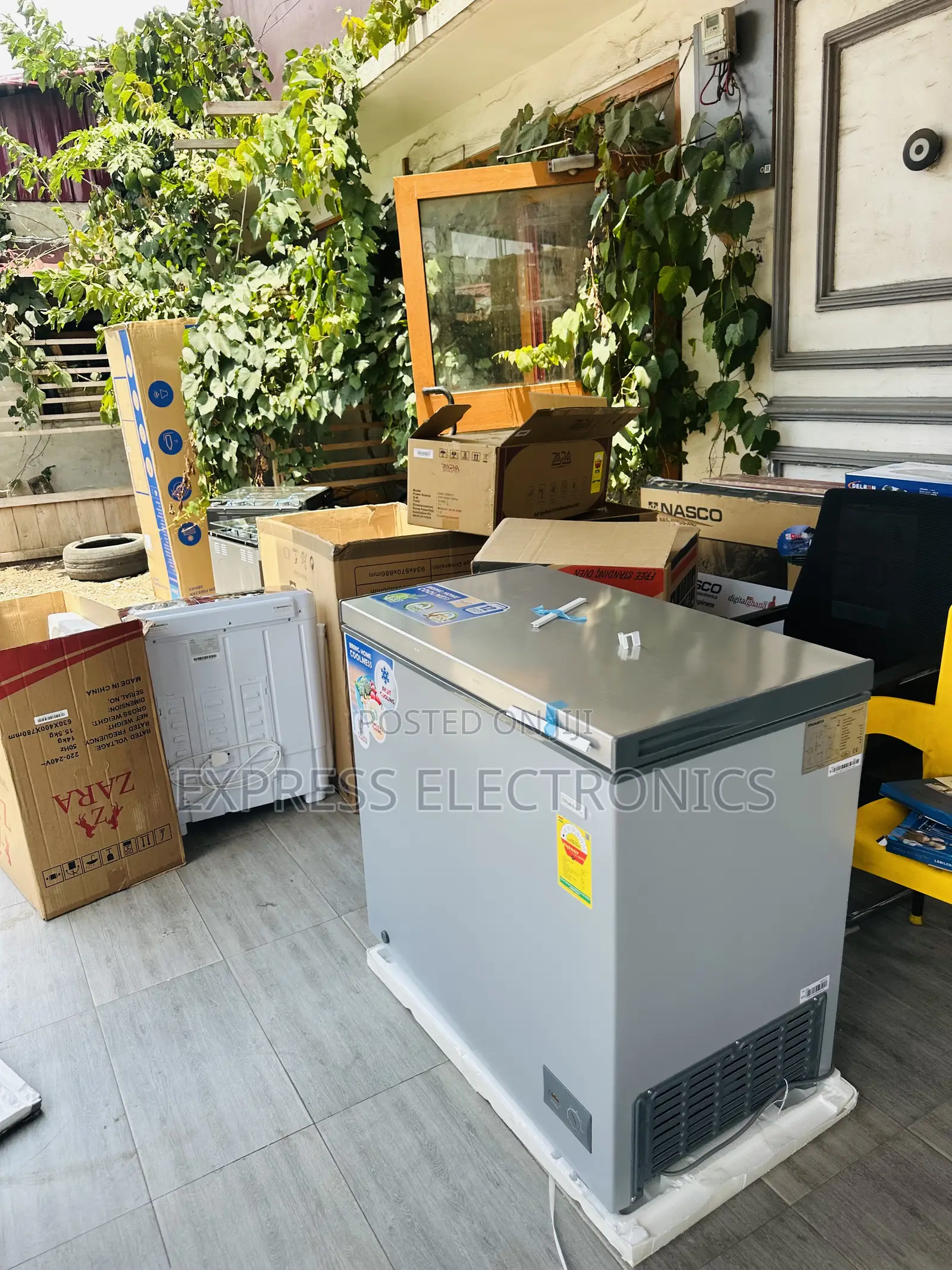 Zealous Sleek New Chest Freezer Singer Door 200L Nasco.