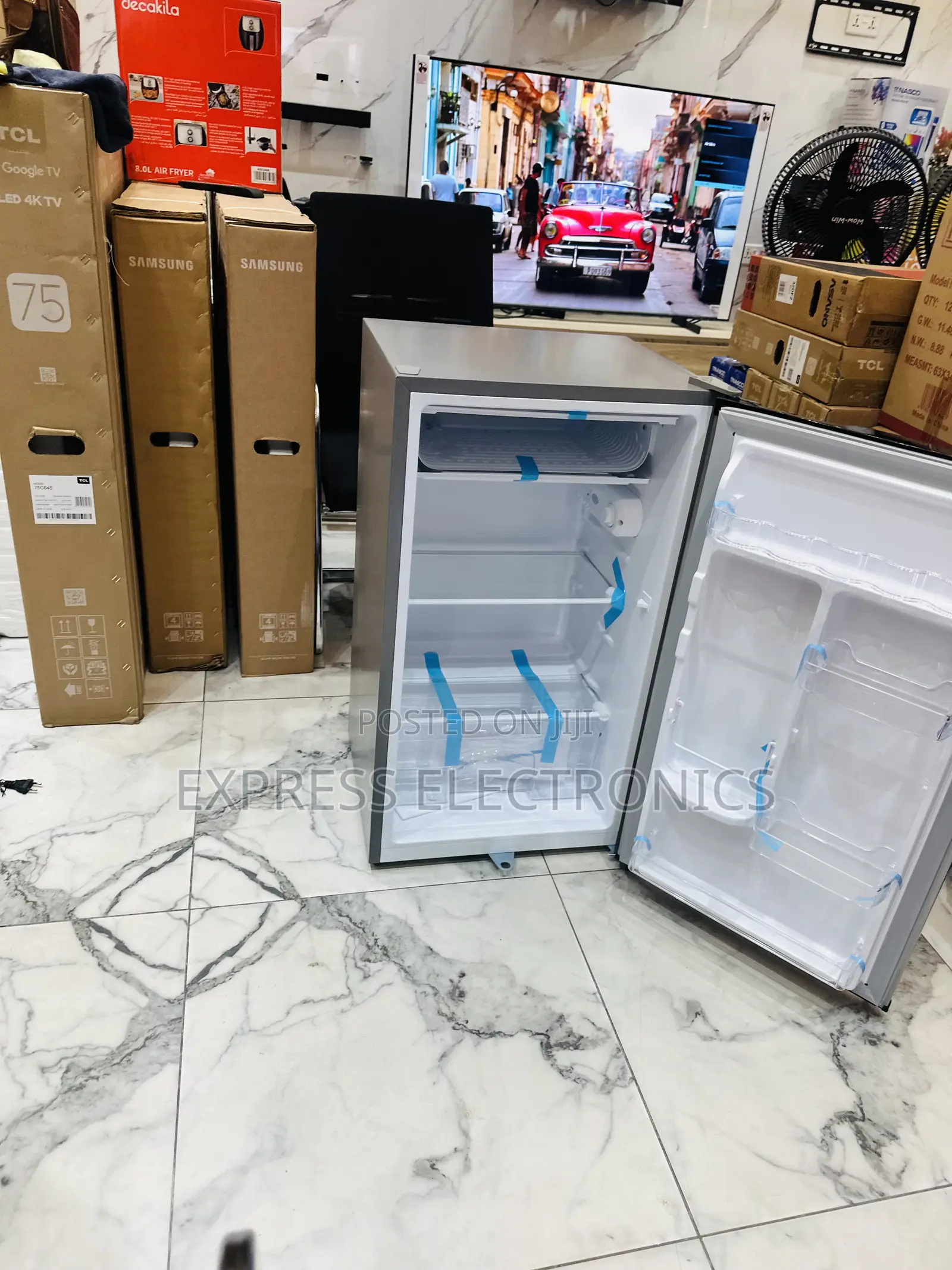 Neatly Sealed Fridge Mini Single Door Fridge Galaxy