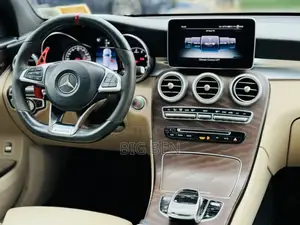 Mercedes-Benz GLC-Class 2019 Red