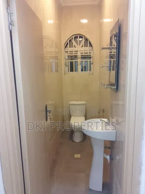5bdrm House in Dki Properties, Adenta for sale