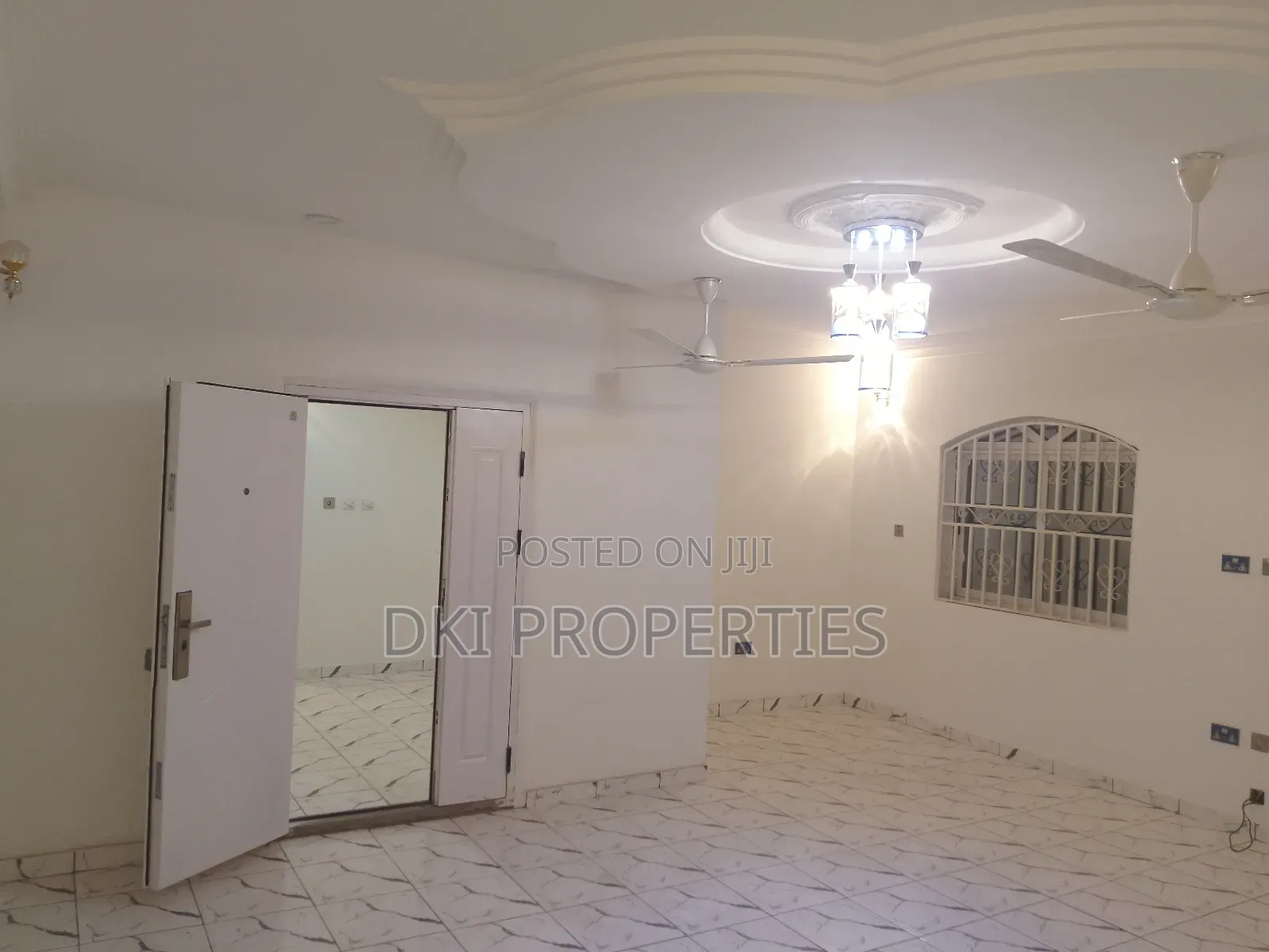 5bdrm House in Dki Properties, Adenta for sale