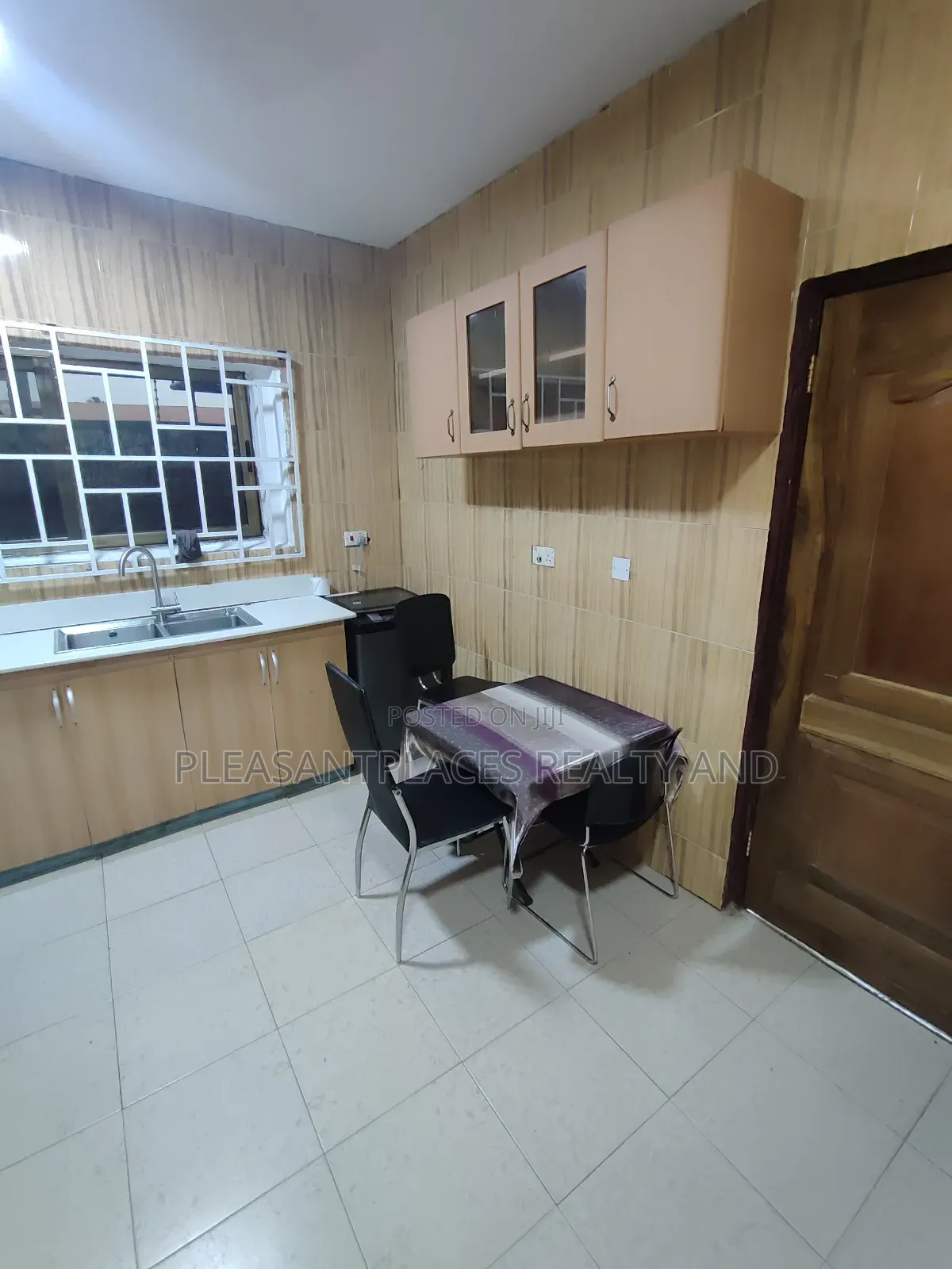 Furnished 3bdrm Apartment in Pleasantplaces, Ashaley Botwe for rent