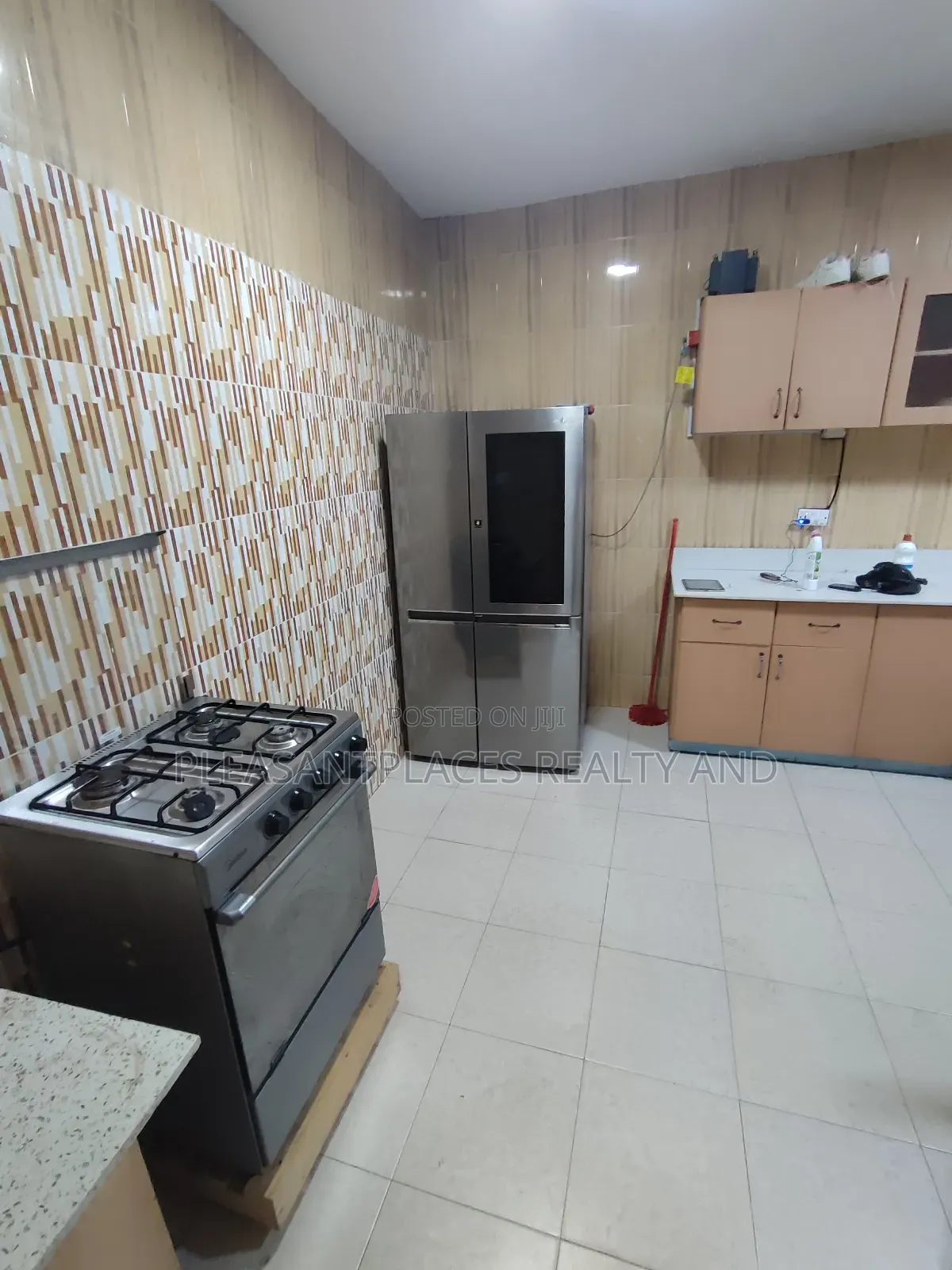 Furnished 3bdrm Apartment in Pleasantplaces, Ashaley Botwe for rent