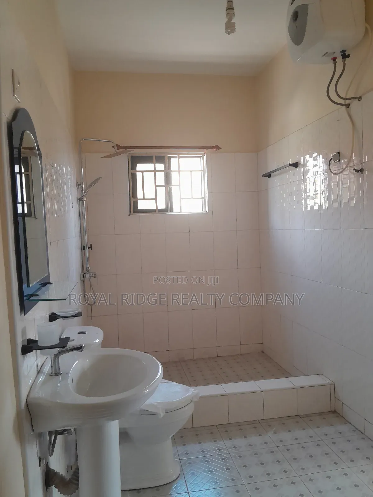 3bdrm House in Devtraco Community, Accra Metropolitan for rent