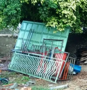 Metal Scraps Incl. Metal Gate Fence Razor Wire (2 Plots)