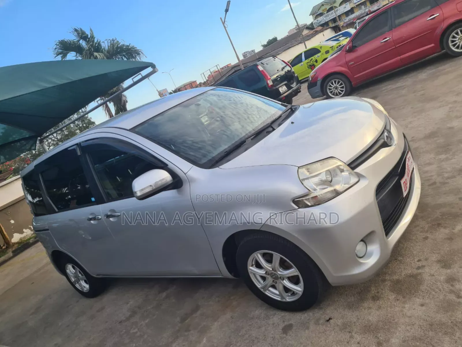 Toyota Sienta 1.5 FWD 2014 Silver
