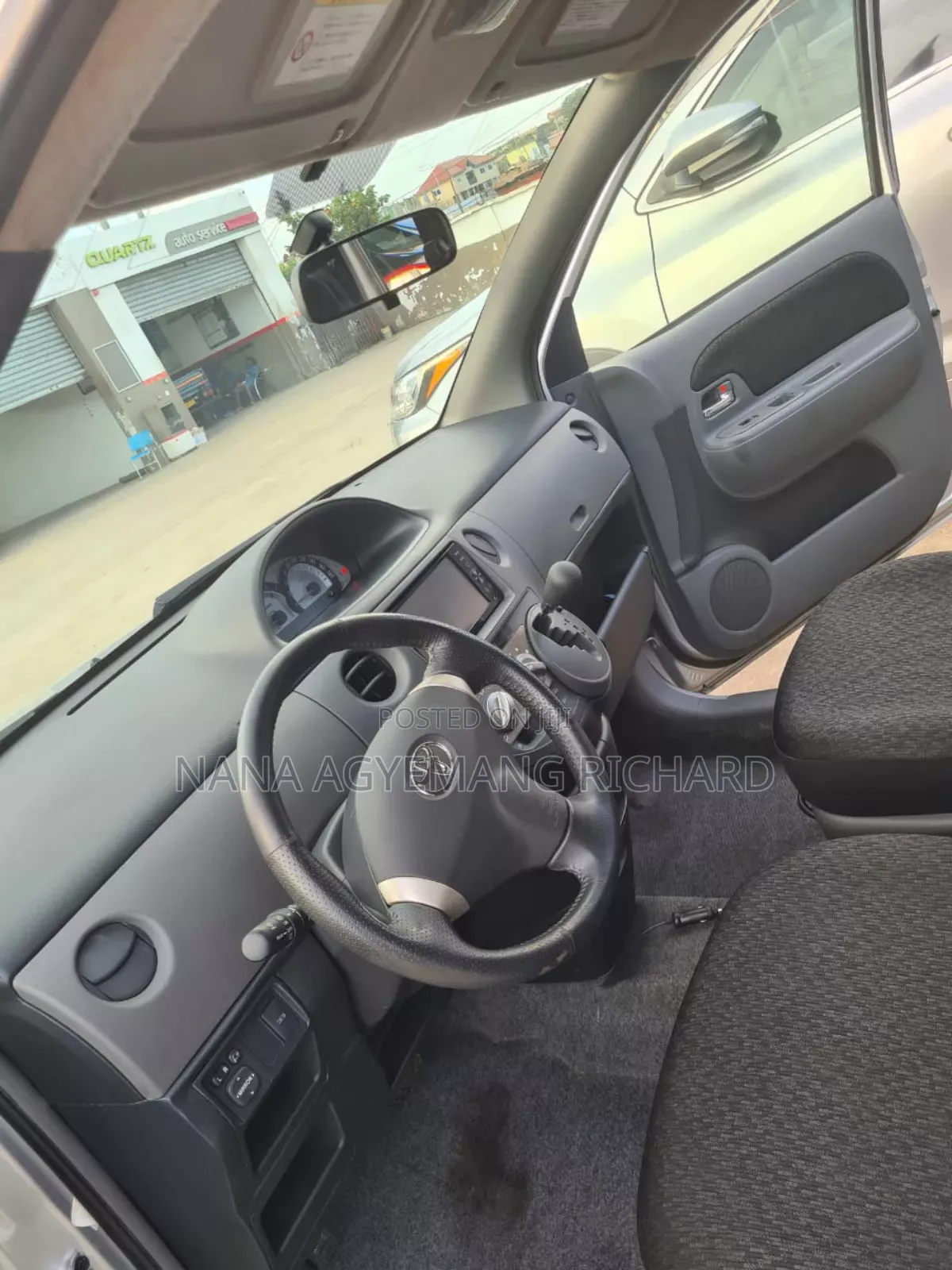 Toyota Sienta 1.5 FWD 2014 Silver