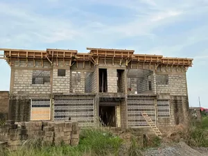 Strong and Quality Concrete Parapet