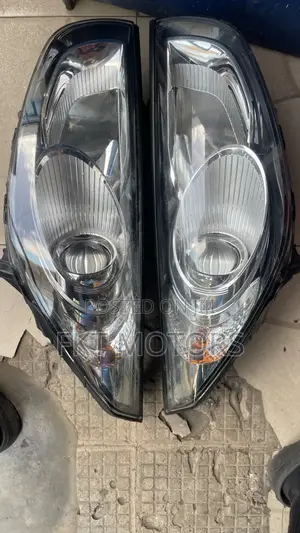 Hyundai Ix35/Tucson Headlight 2010/2011/2012/2013/2014/2015