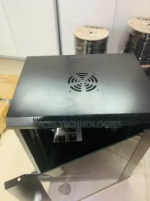 12u Rack Wall Mounted With 1 Fan