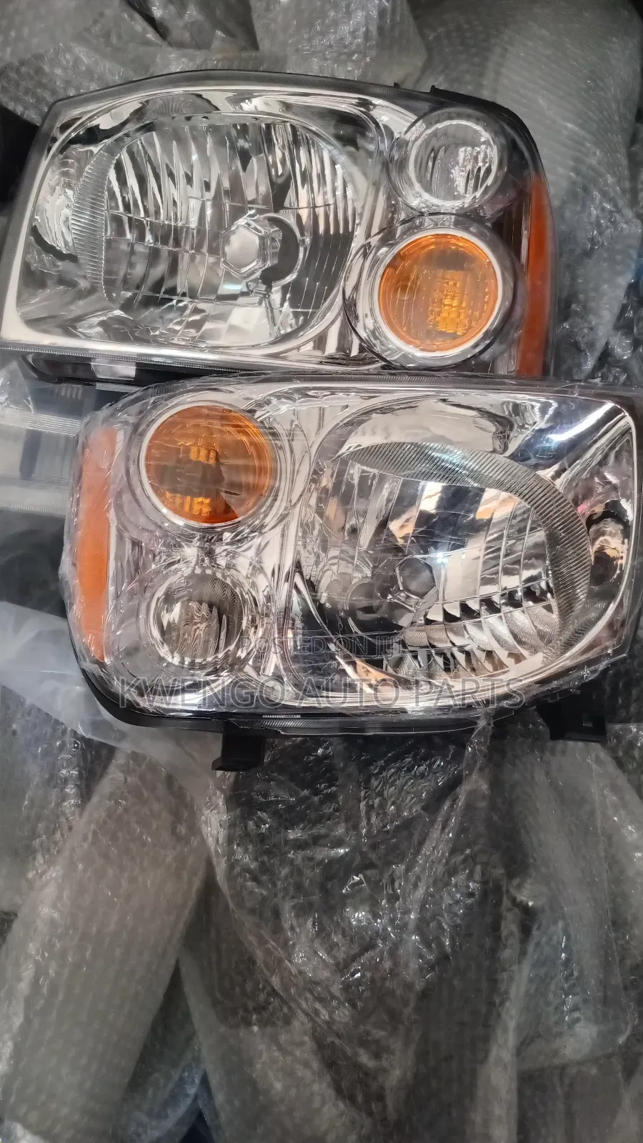 Nissan Hard Body Headlight Pair
