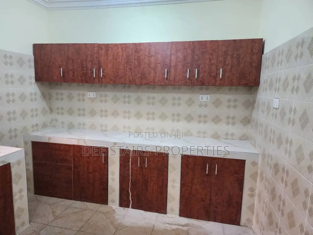 2bdrm Apartment in Behind Trade Fair for rent